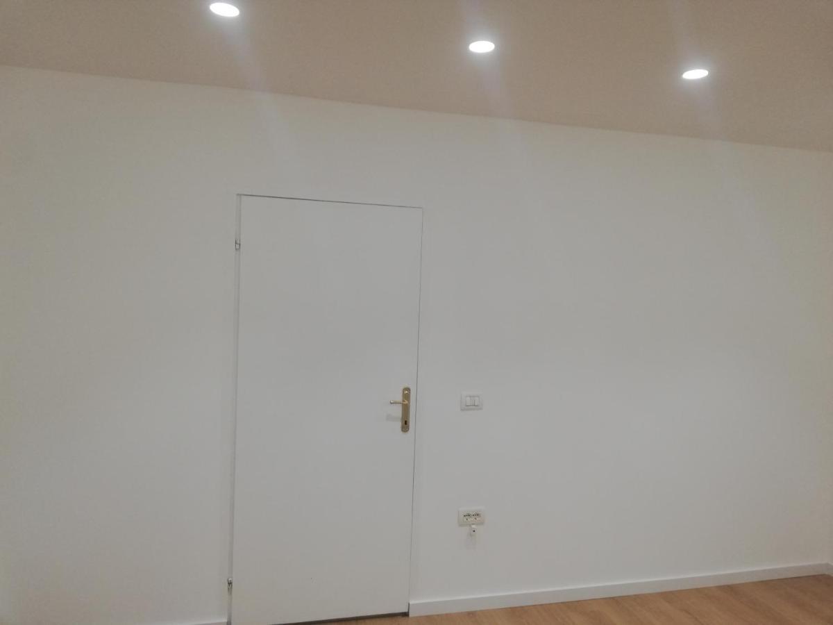 Home 12 Librazhet エクステリア 写真